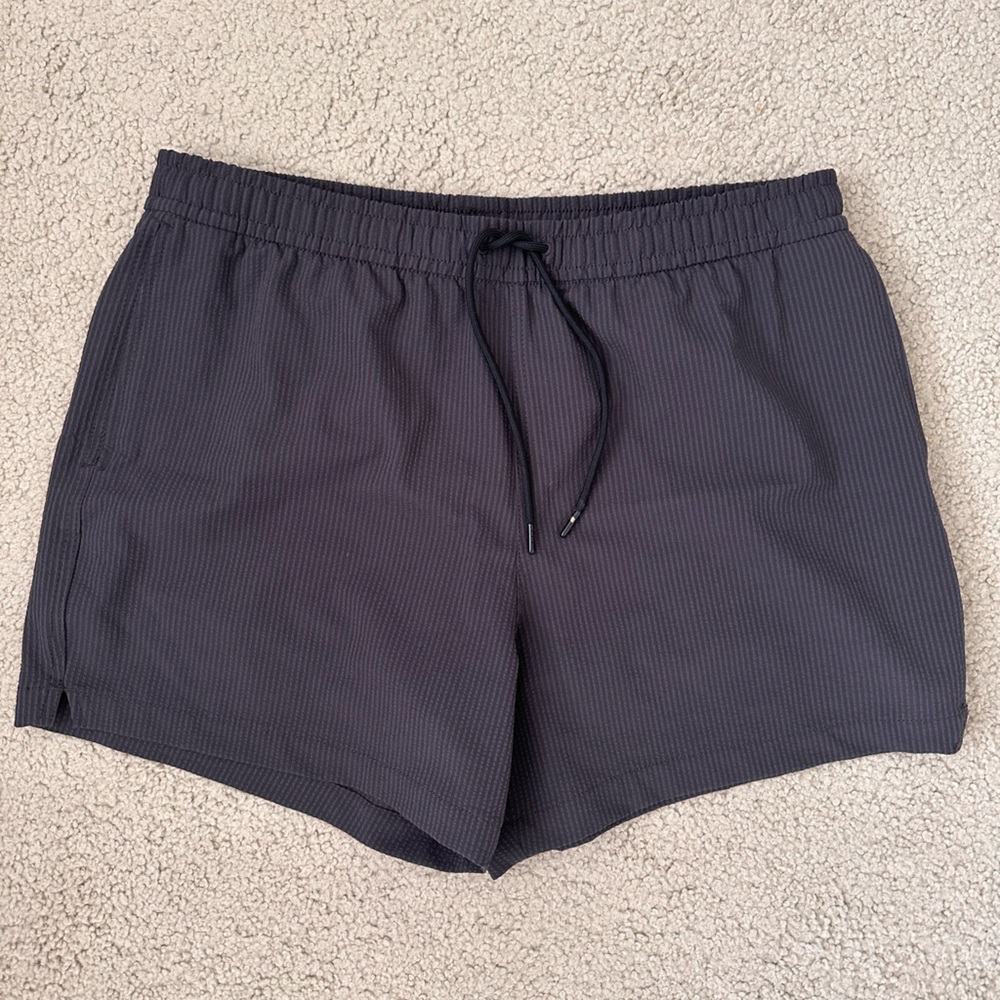 Men’s Abercrombie Seersucker 5” Swim Trunk, Black, Size L
